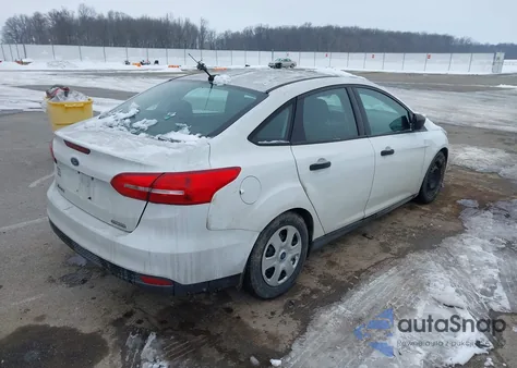 2016 Ford Focus S from USA, damaged, VIN 1FADP3E22GL207125